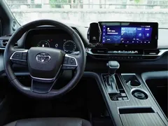 2021 Toyota Sienna 2.5L, белый — фото 29