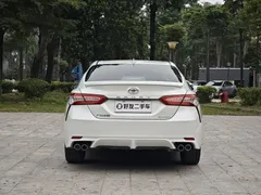 2021 Toyota Camry 2.0S, белый — фото 6
