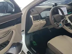 2025 BYD Song PLUS DM-i 112KM, белый — фото 16