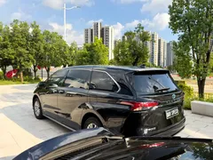 2021 Toyota Sienna 2.5L Hybrid Luxury, чёрный — фото 8