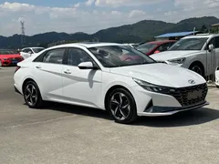 2021 Hyundai Elantra 1.5L CVT LUX, белый — фото 3
