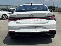 2021 Hyundai Elantra 1.5L CVT LUX, белый — фото 5