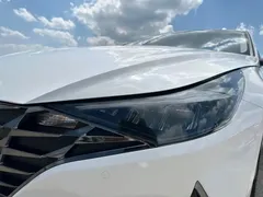 2021 Hyundai Elantra 1.5L CVT LUX, белый — фото 22