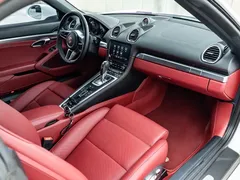 2022 Porsche 718 Boxster 2.0T, белый — фото 26