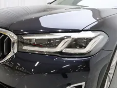 2021 BMW 5 Series 530Li, синий — фото 9