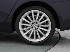2021 BMW 5 Series 530Li, синий — фото 12