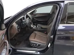 2021 BMW 5 Series 530Li, синий — фото 15