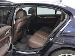 2021 BMW 5 Series 530Li, синий — фото 16