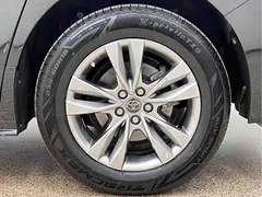 2023 Toyota Sienna 2.5L Hybrid Comfort, чёрный — фото 4