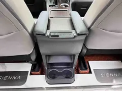 2023 Toyota Sienna 2.5L Hybrid Comfort, чёрный — фото 14