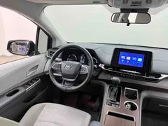 2023 Toyota Sienna 2.5L Hybrid Comfort, чёрный — фото 17