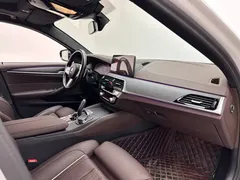 2023 BMW 5 Series 530Li Premium M Sport Package, белый — фото 11