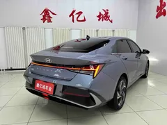2023 Hyundai Elantra 1.5L CVT LUX, синий — фото 4