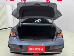 2023 Hyundai Elantra 1.5L CVT LUX, синий — фото 19
