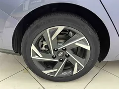 2023 Hyundai Elantra 1.5L CVT LUX, синий — фото 22