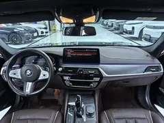 2023 BMW 5 Series 530Li M, синий — фото 7