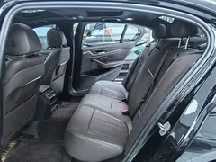 2023 BMW 5 Series 530Li M, синий — фото 10
