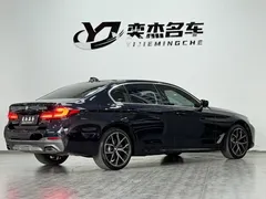 2022 BMW 5 Series 530Li Premium M Sport Package, чёрный — фото 9