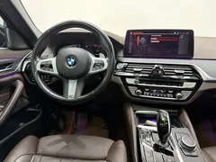 2022 BMW 5 Series 530Li Premium M Sport Package, чёрный — фото 10