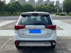 2020 Mitsubishi Outlander 2.0L, белый — фото 5
