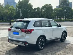 2020 Mitsubishi Outlander 2.0L, белый — фото 6