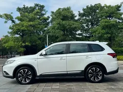 2020 Mitsubishi Outlander 2.0L, белый — фото 8