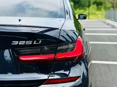2022 BMW 3 Series 325Li M Sport Dark Package, чёрный — фото 5