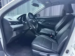 2022 Toyota Yaris L Zhixuan X 1.5L CVT Luxury Plus, белый — фото 10