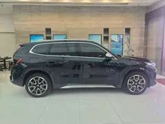 2023 BMW X1 X Design Package, чёрный — фото 3