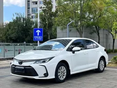 2021 Toyota Corolla 1.2T S-CVT, белый — фото 1