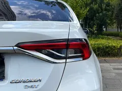 2021 Toyota Corolla 1.2T S-CVT, белый — фото 16