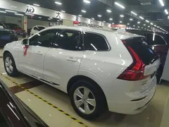 2022 Volvo XC60 B5, белый — фото 4