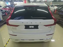 2022 Volvo XC60 B5, белый — фото 5