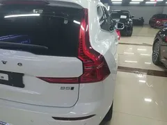 2022 Volvo XC60 B5, белый — фото 7