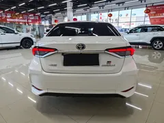 2021 Toyota Corolla TNGA 1.5L CVT GR Sport, белый — фото 4