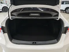 2021 Toyota Corolla TNGA 1.5L CVT GR Sport, белый — фото 13
