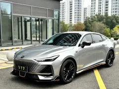 2023 Changan UNI-V 1.5T — фото 1