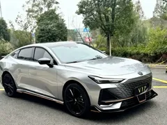 2023 Changan UNI-V 1.5T — фото 3