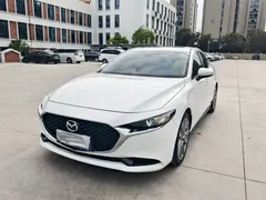 2020 Mazda 3 2.0L 100, белый — фото 1