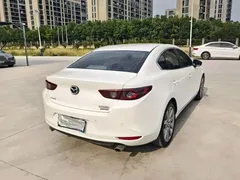 2020 Mazda 3 2.0L 100, белый — фото 5