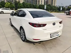 2020 Mazda 3 2.0L 100, белый — фото 6