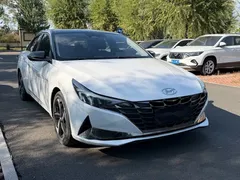 2022 Hyundai Elantra 1.5L CVT LUX, белый — фото 3