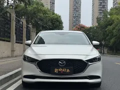 2022 Mazda 3 2.0L AT, белый — фото 2