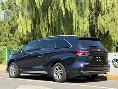 2021 Toyota Sienna 2.5L, синий — фото 4