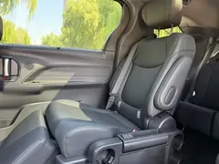 2021 Toyota Sienna 2.5L, синий — фото 14