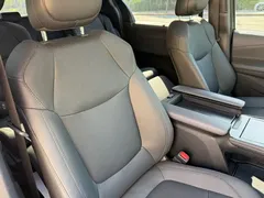 2021 Toyota Sienna 2.5L, синий — фото 18