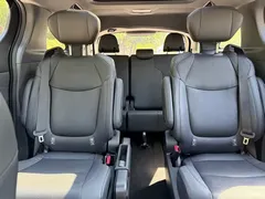 2021 Toyota Sienna 2.5L, синий — фото 19