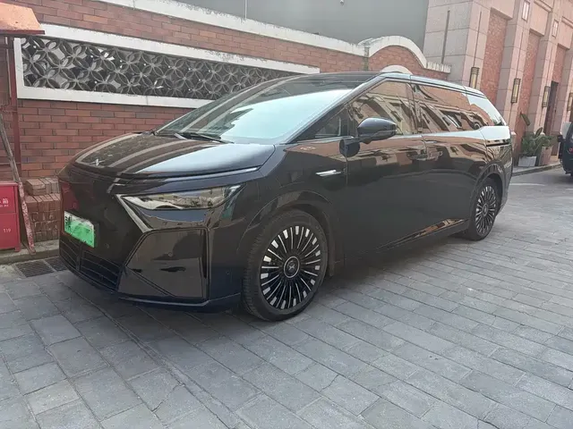 2026 Xpeng X9 EREV 1602 Ultra