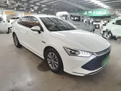 2024 BYD Qin PLUS DM-i 55KM, белый — фото 4