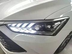 2024 BYD Qin PLUS DM-i 55KM, белый — фото 24